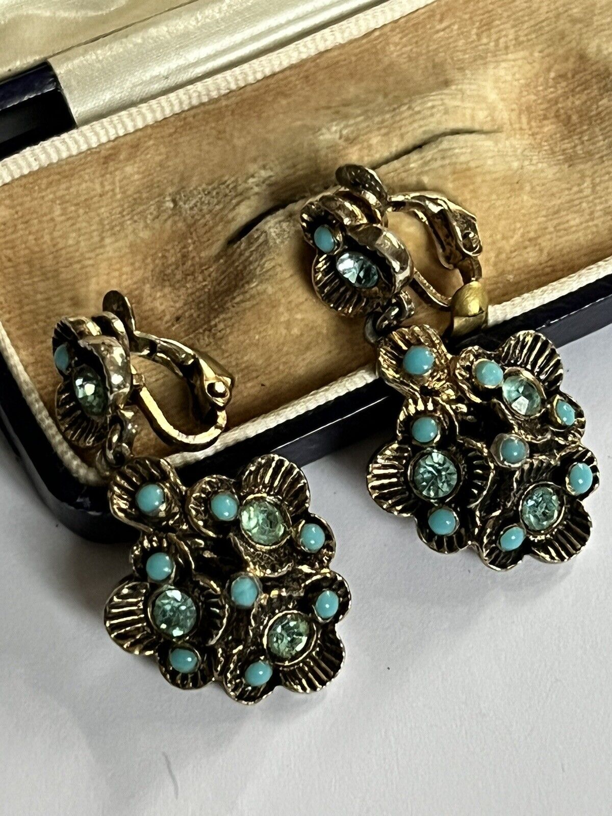 Vintage Jewelcraft Turquoise Stone Drop Clip On Earrings