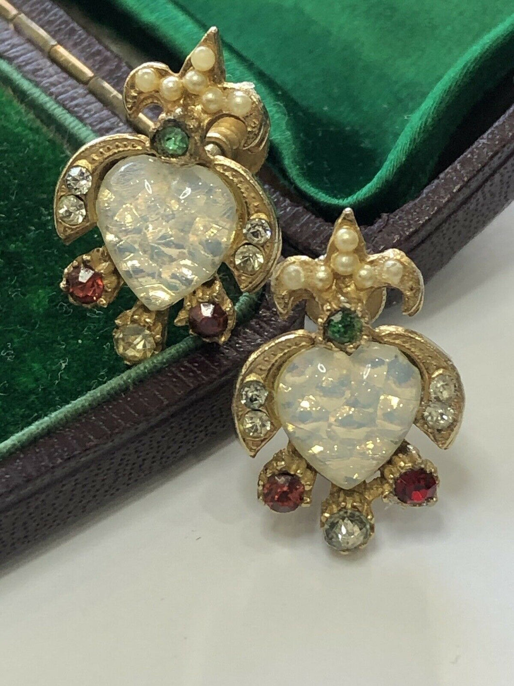 Vintage Gold Tone Hearts Diamanté Screwback Earrings