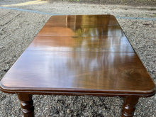 Mahogany Extending Dining Table & 6 Chairs. With 2 Leaves.