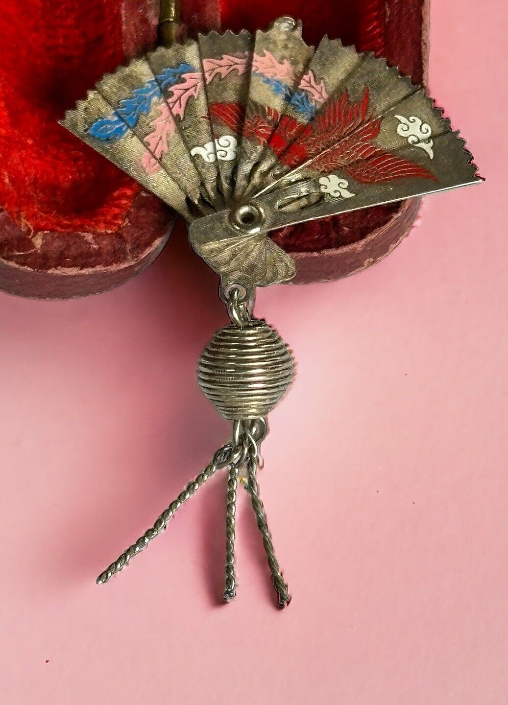 Vintage Silver Tone Oriental Fan Brooch Open And Closes