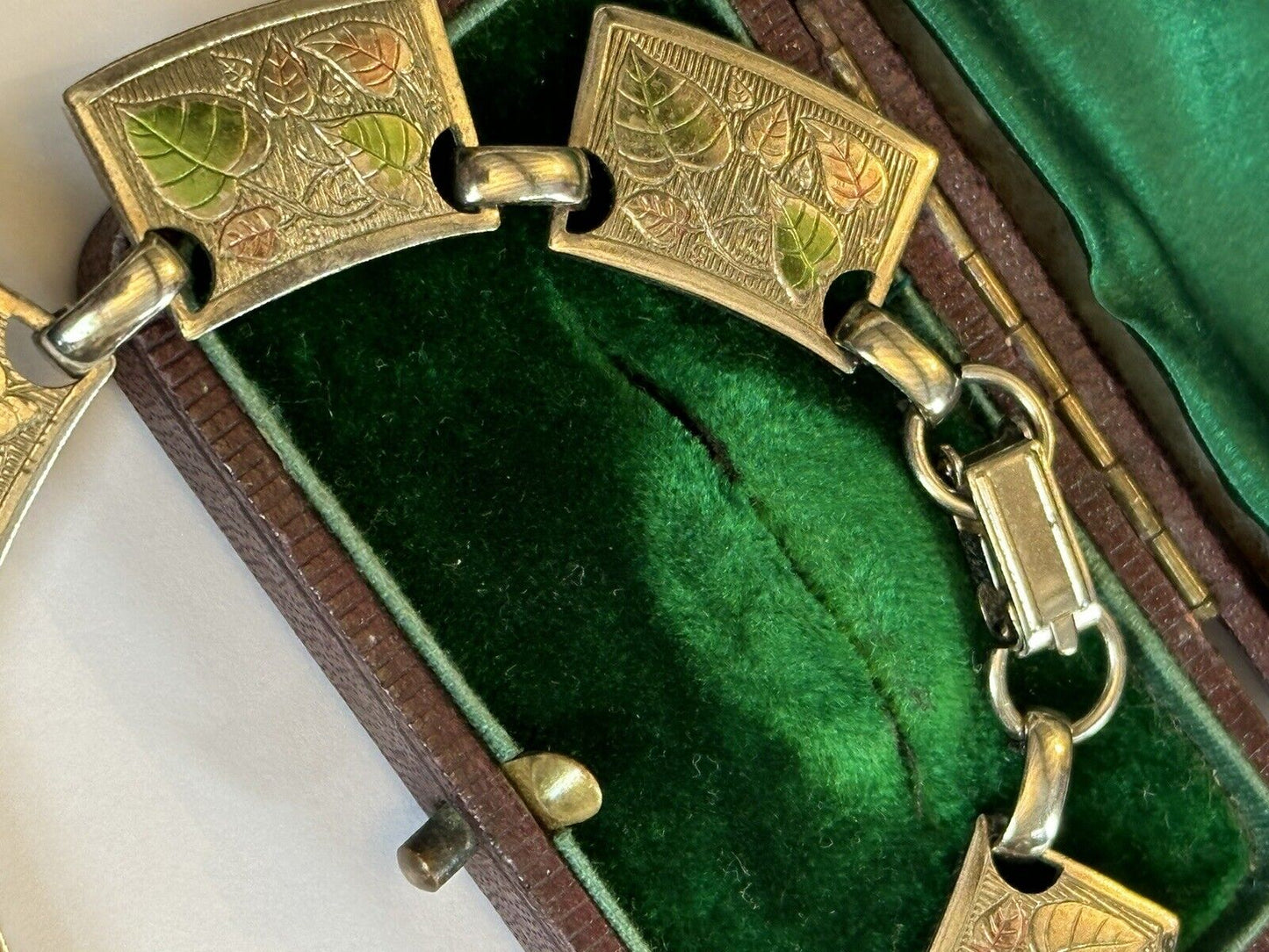 Vintage Detailed Pink Green Leaves Silver Tone Bracelet