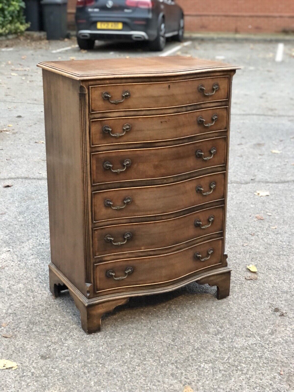 Chest Of Drawers, Serpentine Front.