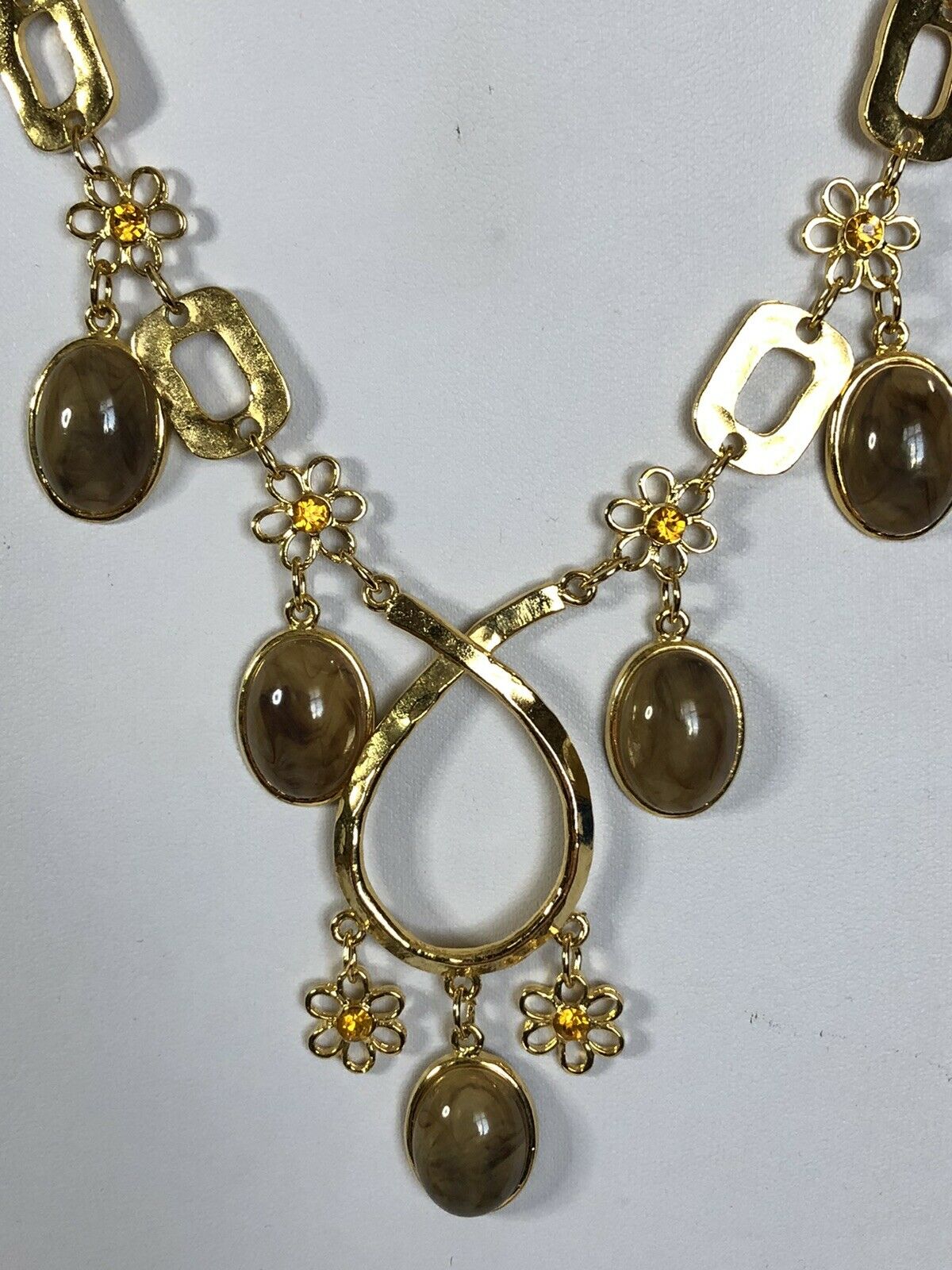 Vintage 1980s Gold Plated Unique Flowers Drop Necklace