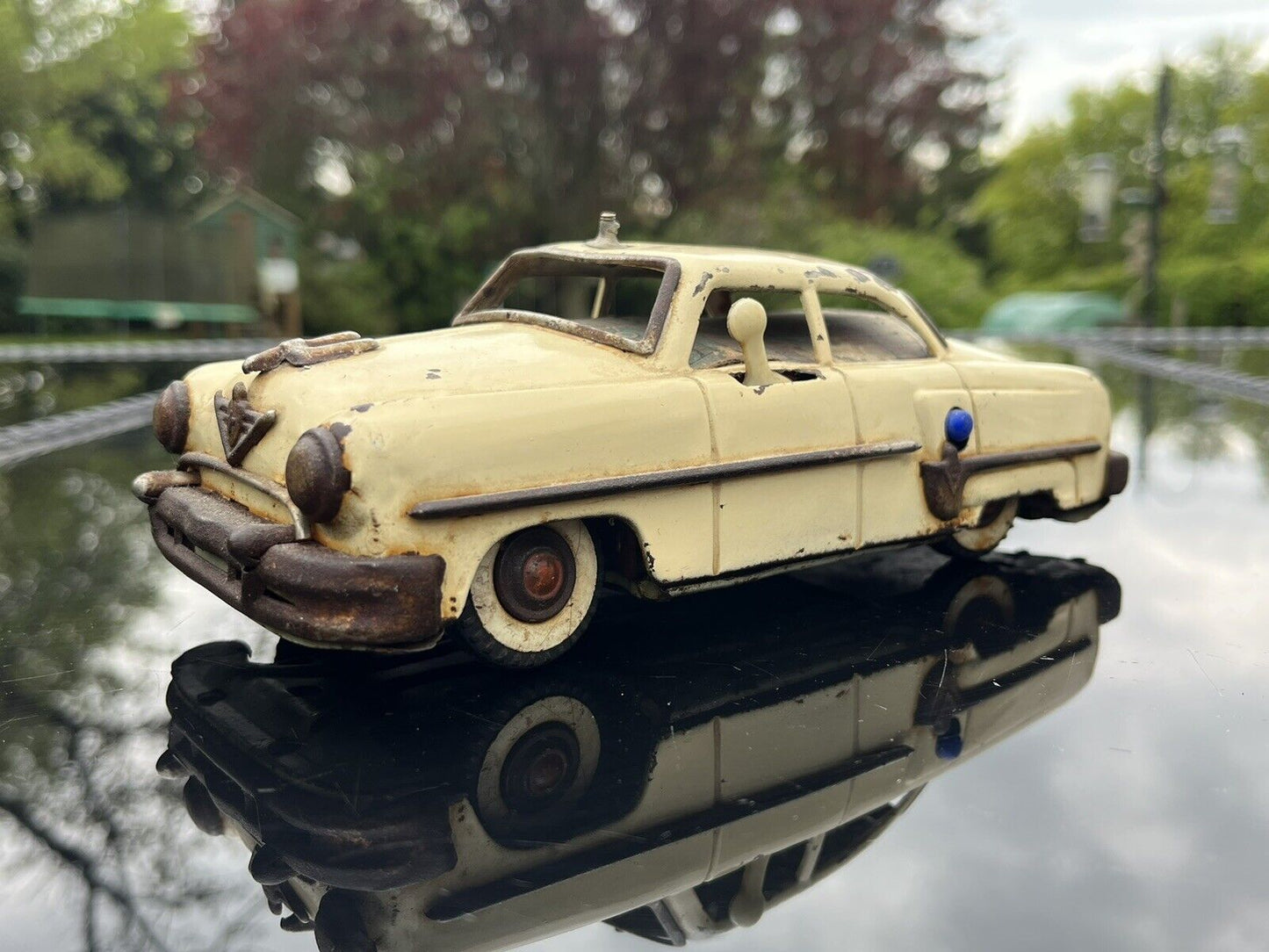 Tin Plate Battery Toy Car, circa 1960