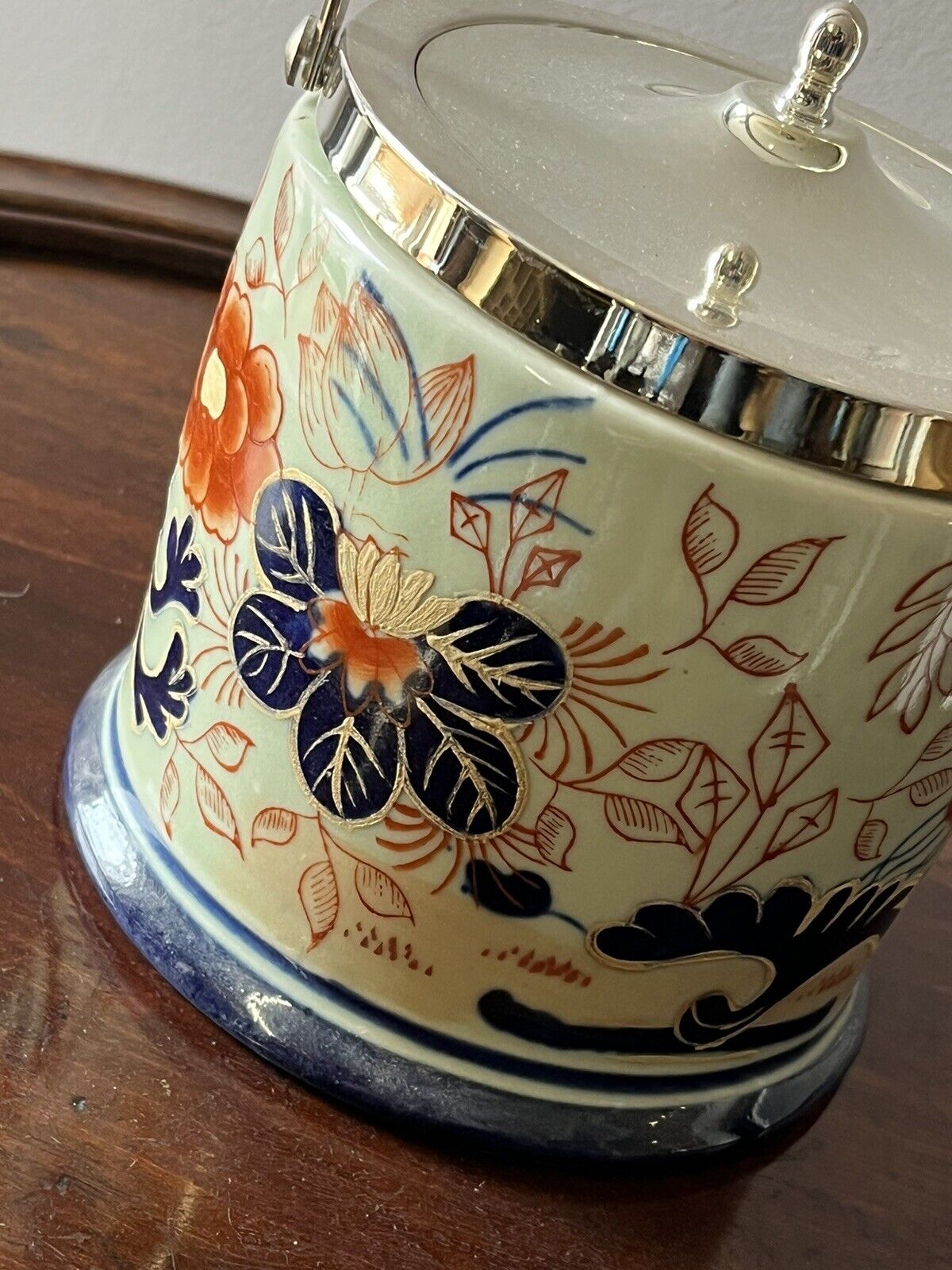 Imari Pattern Tea Caddy. We Ship Worldwide.