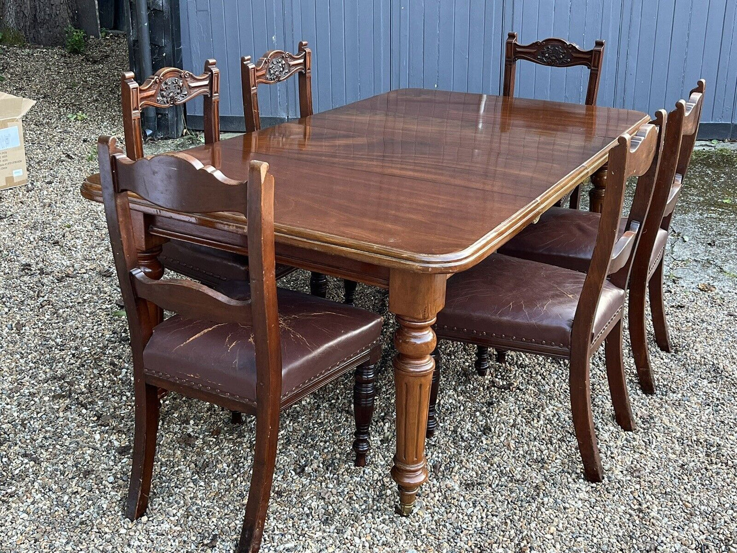 Mahogany Extending Dining Table & 6 Chairs. With 2 Leaves.