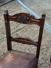 Mahogany Extending Dining Table & 6 Chairs. With 2 Leaves.