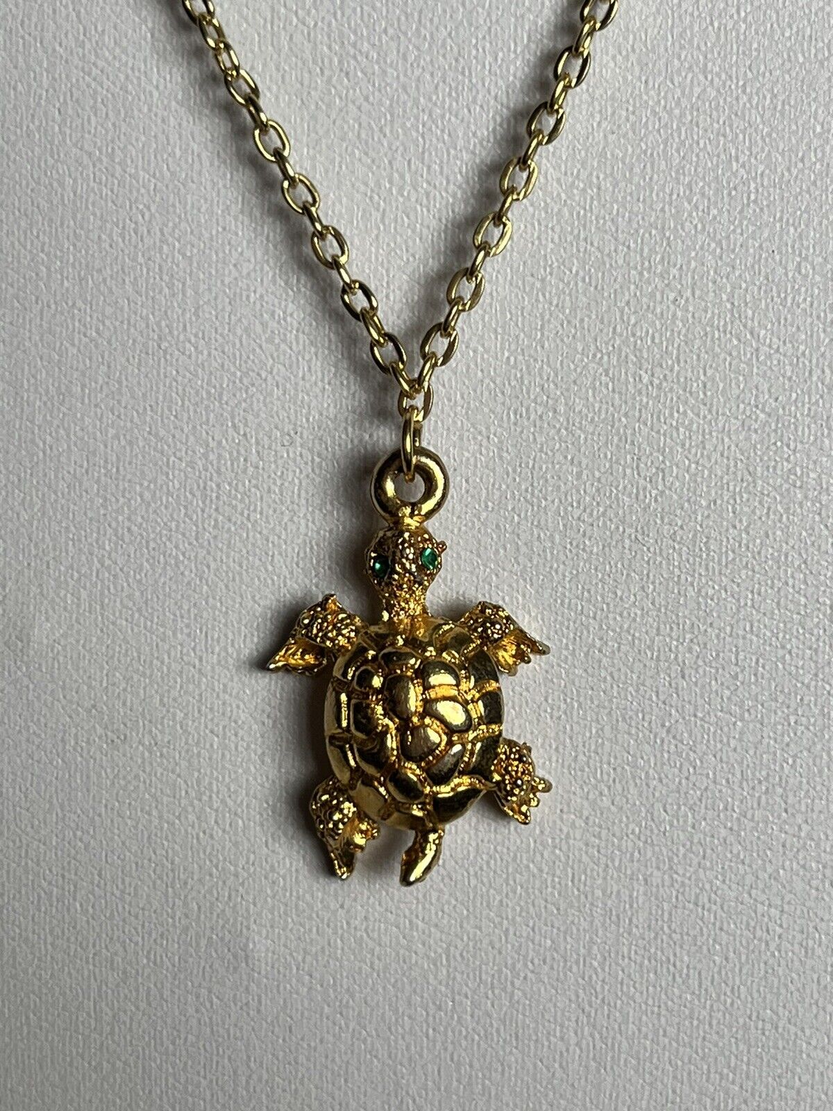Vintage Gold Tone Turtle Tortoise Pendant Necklace