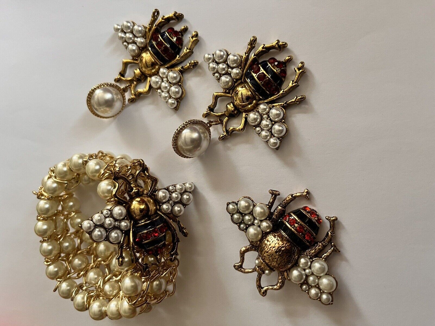 Vintage Faux Pearl Enamel Bee Set Bracelet Brooch Drop Earrings