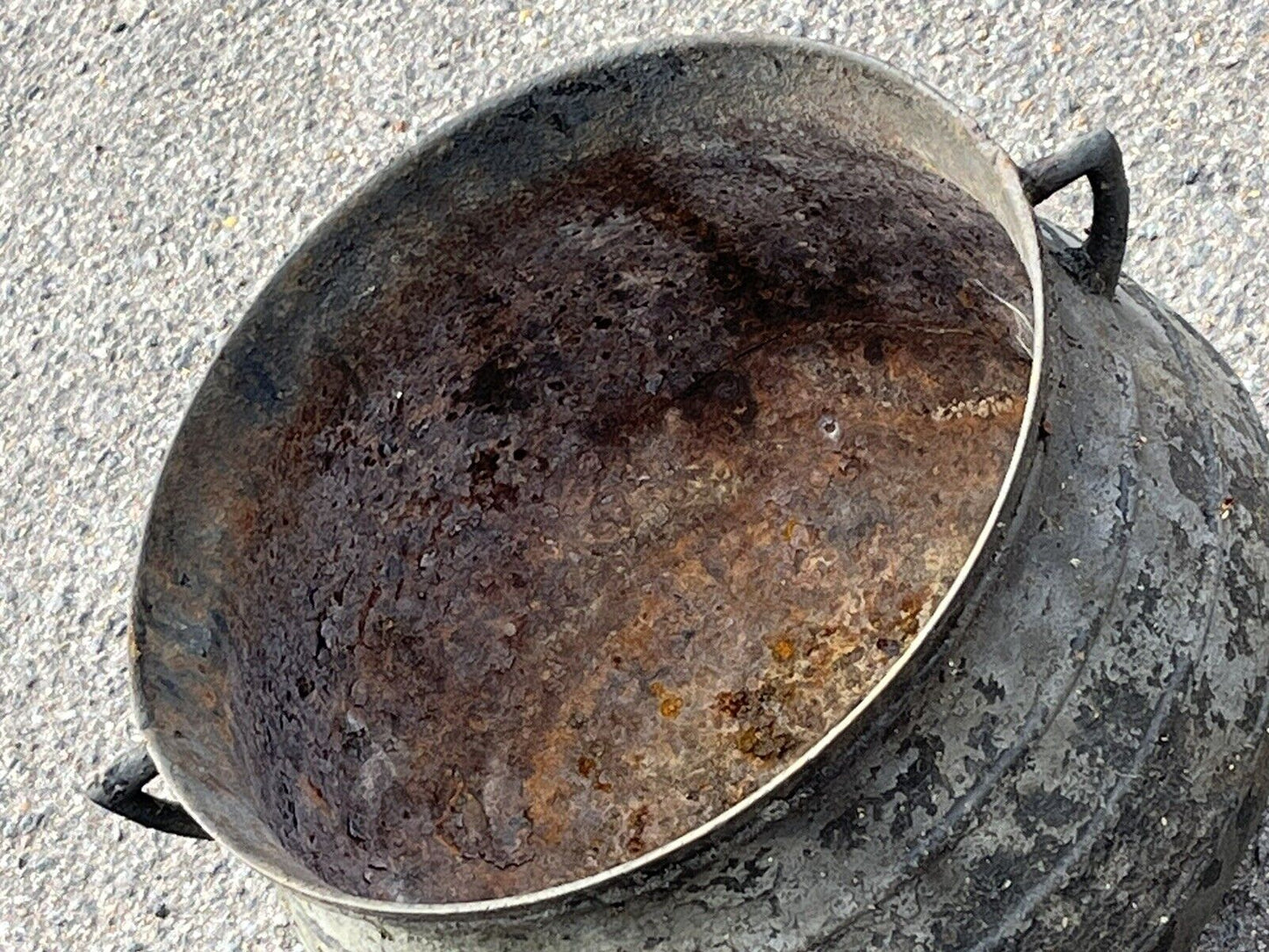 Old Cast Iron Cooking Pots, 5 Gallon.