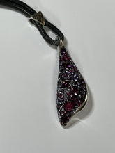 Vintage Signed 1980s Rhodium Plated Purple Crystal Pendant Necklace