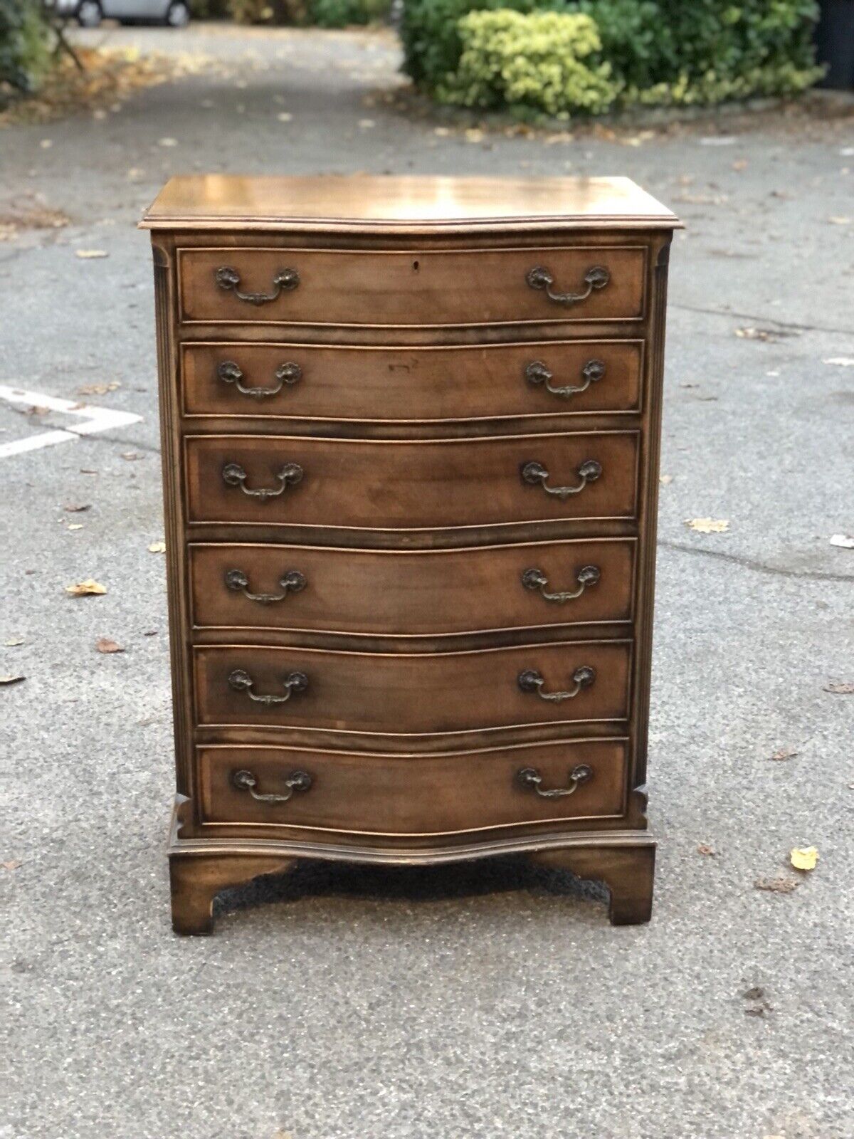 Chest Of Drawers, Serpentine Front.
