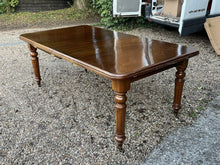 Mahogany Extending Dining Table & 6 Chairs. With 2 Leaves.
