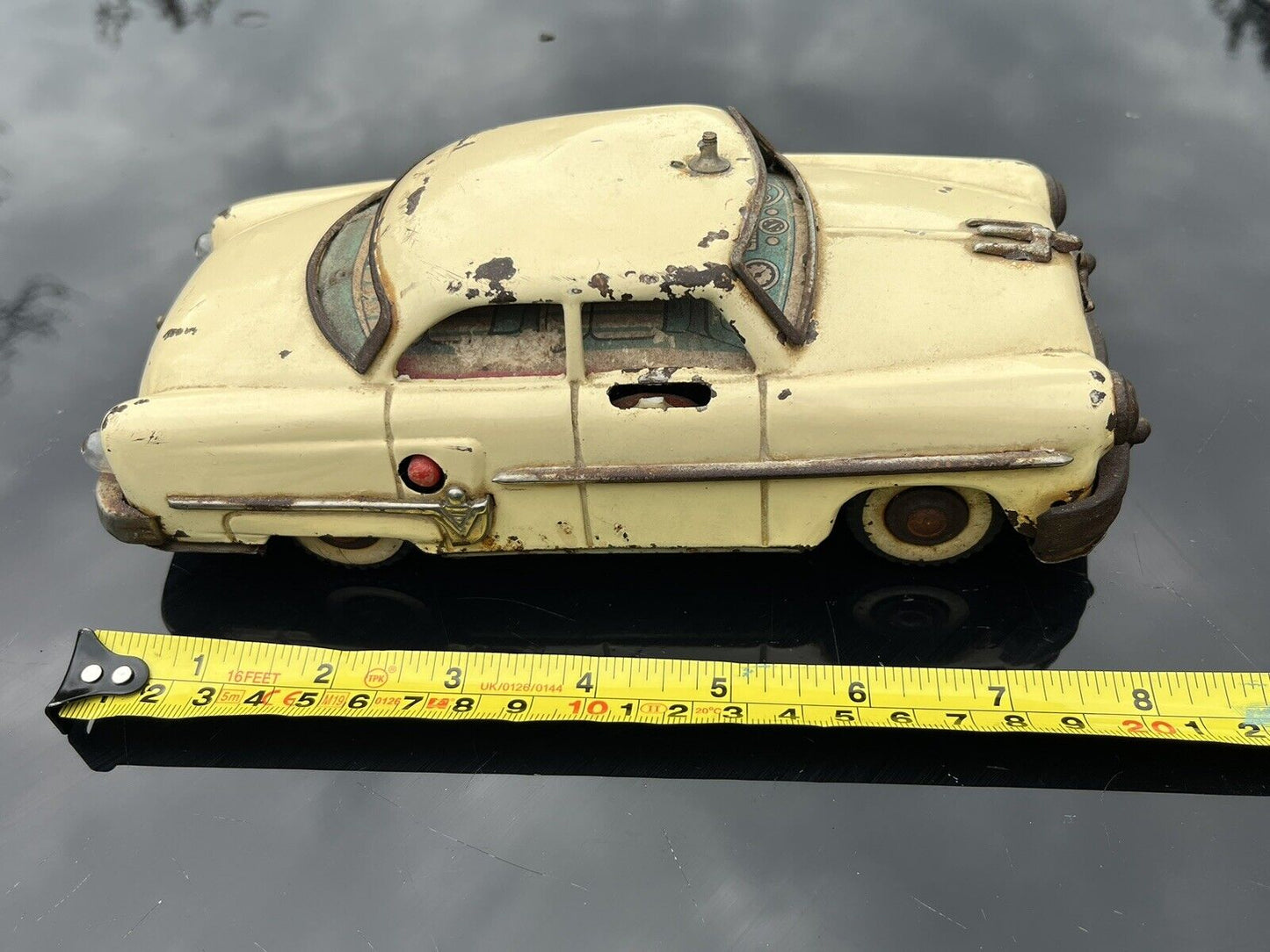 Tin Plate Battery Toy Car, circa 1960
