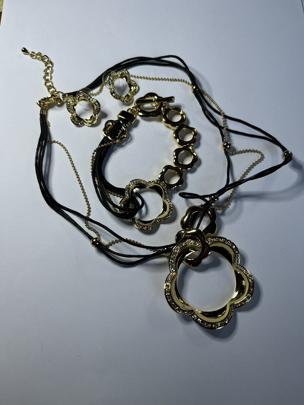 Vintage Gold Tone Diamanté Flowers Bracelet Necklace Earring Set