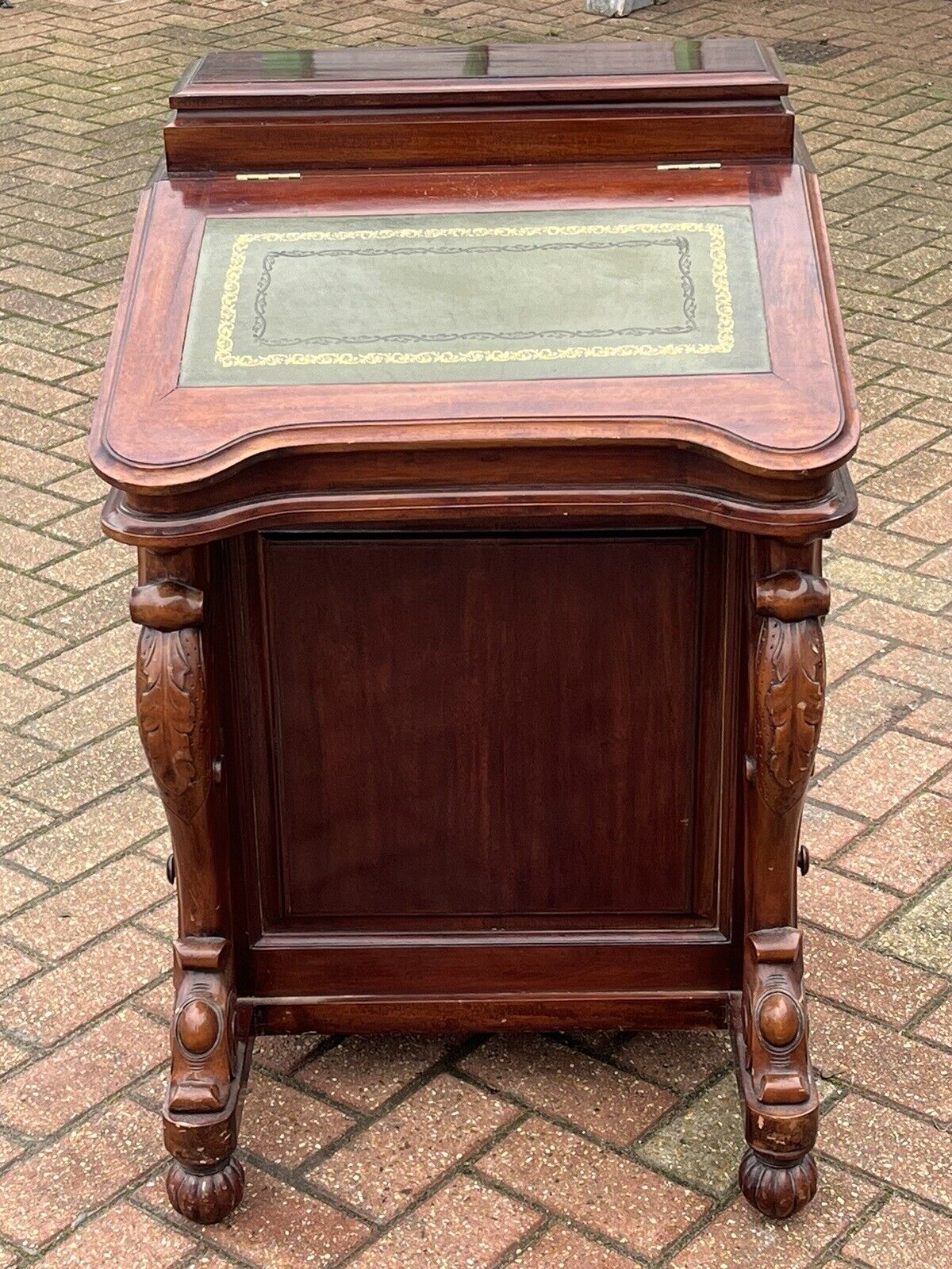Mahogany Davenport Desk. 16 Drawers, Great Storage.