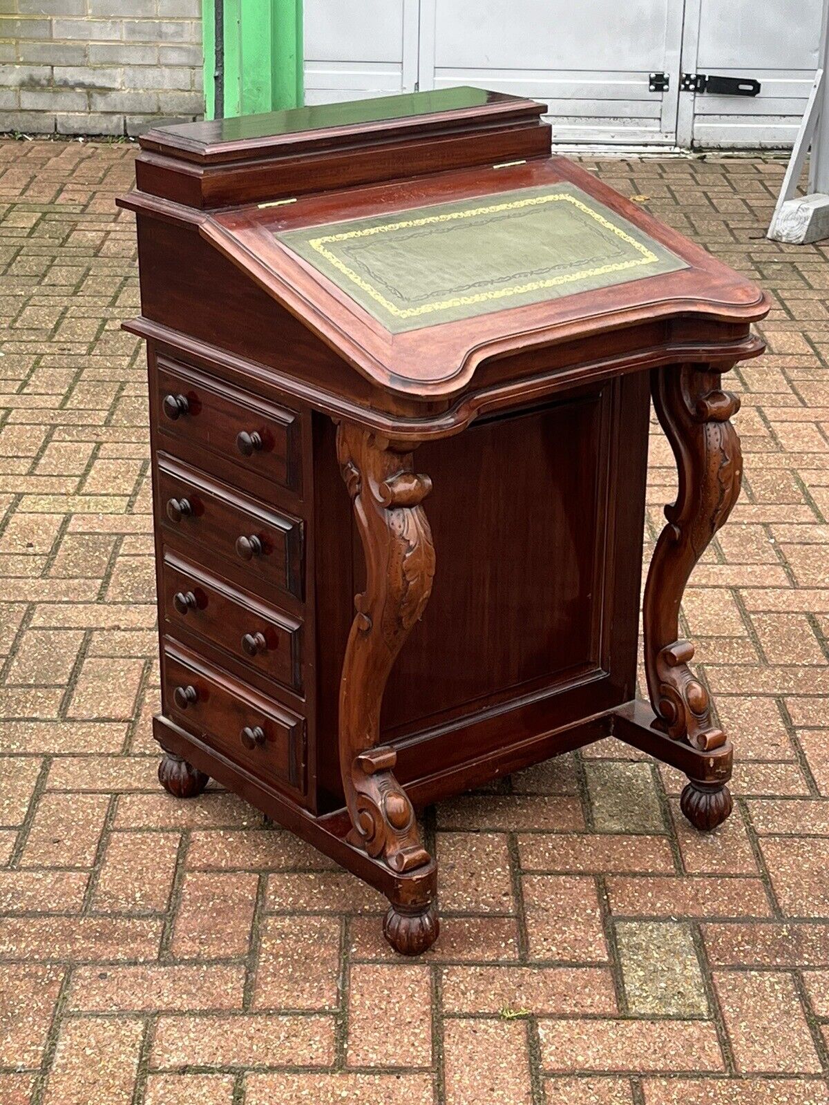 Mahogany Davenport Desk. 16 Drawers, Great Storage.