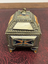 Trinket Box.  We Ship Worldwide