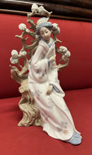 Lladro Figure Japanese Girl