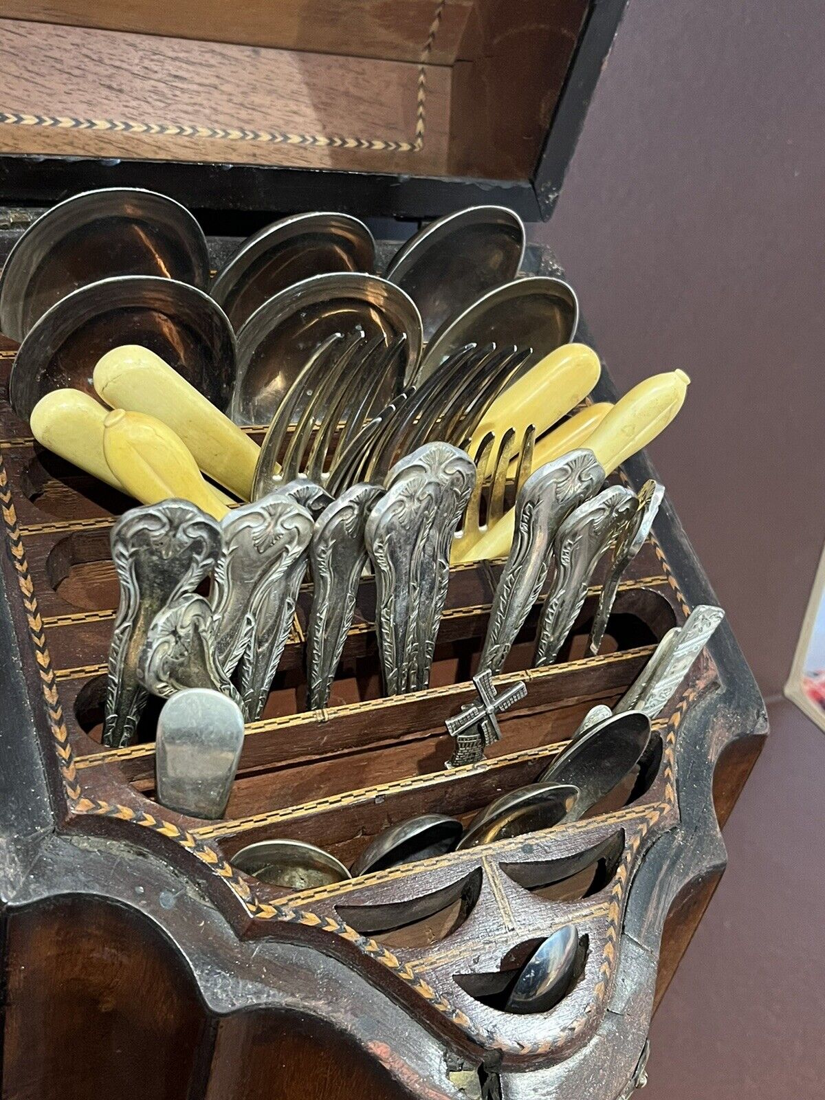 Georgian Mahogany Cutlery Box With Contents