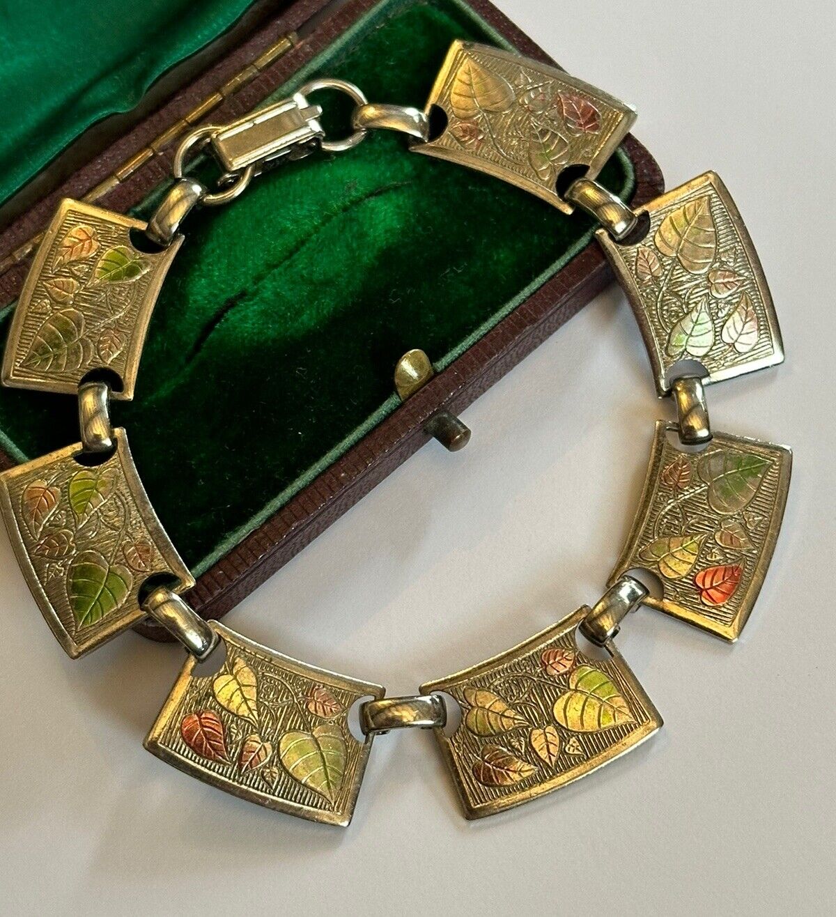 Vintage Detailed Pink Green Leaves Silver Tone Bracelet