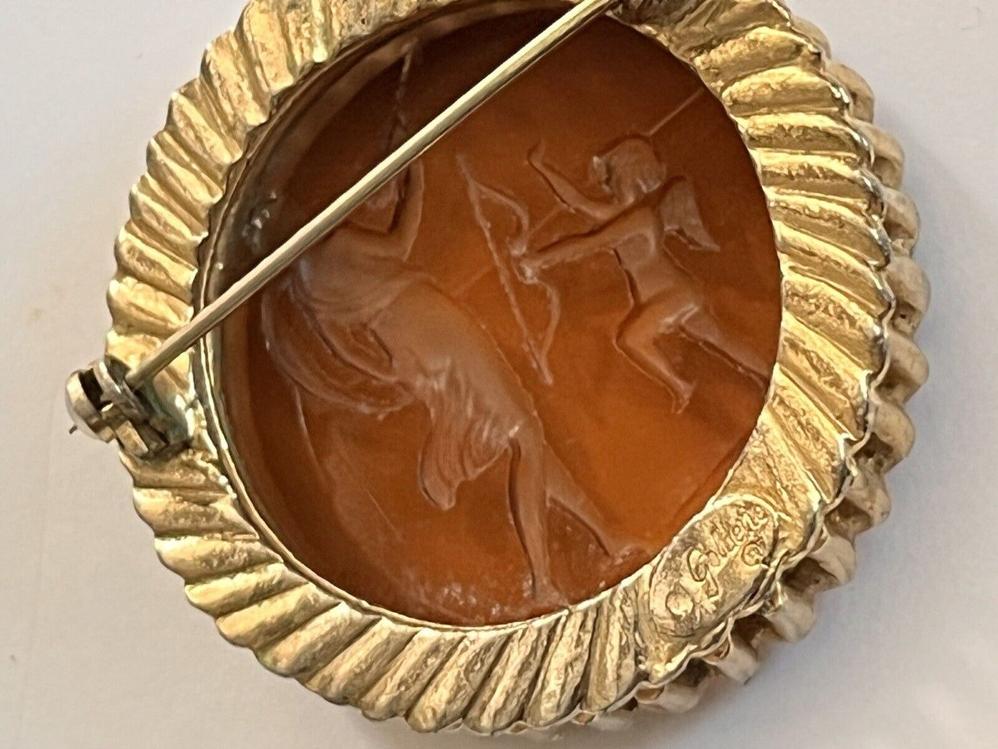 Vintage Goldette Glass Intaglio Cupid Gold Tone Brooch