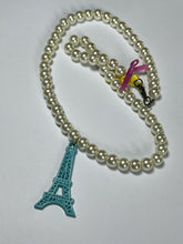 Vintage Faux Pearl Eiffel Tower Bows Necklace