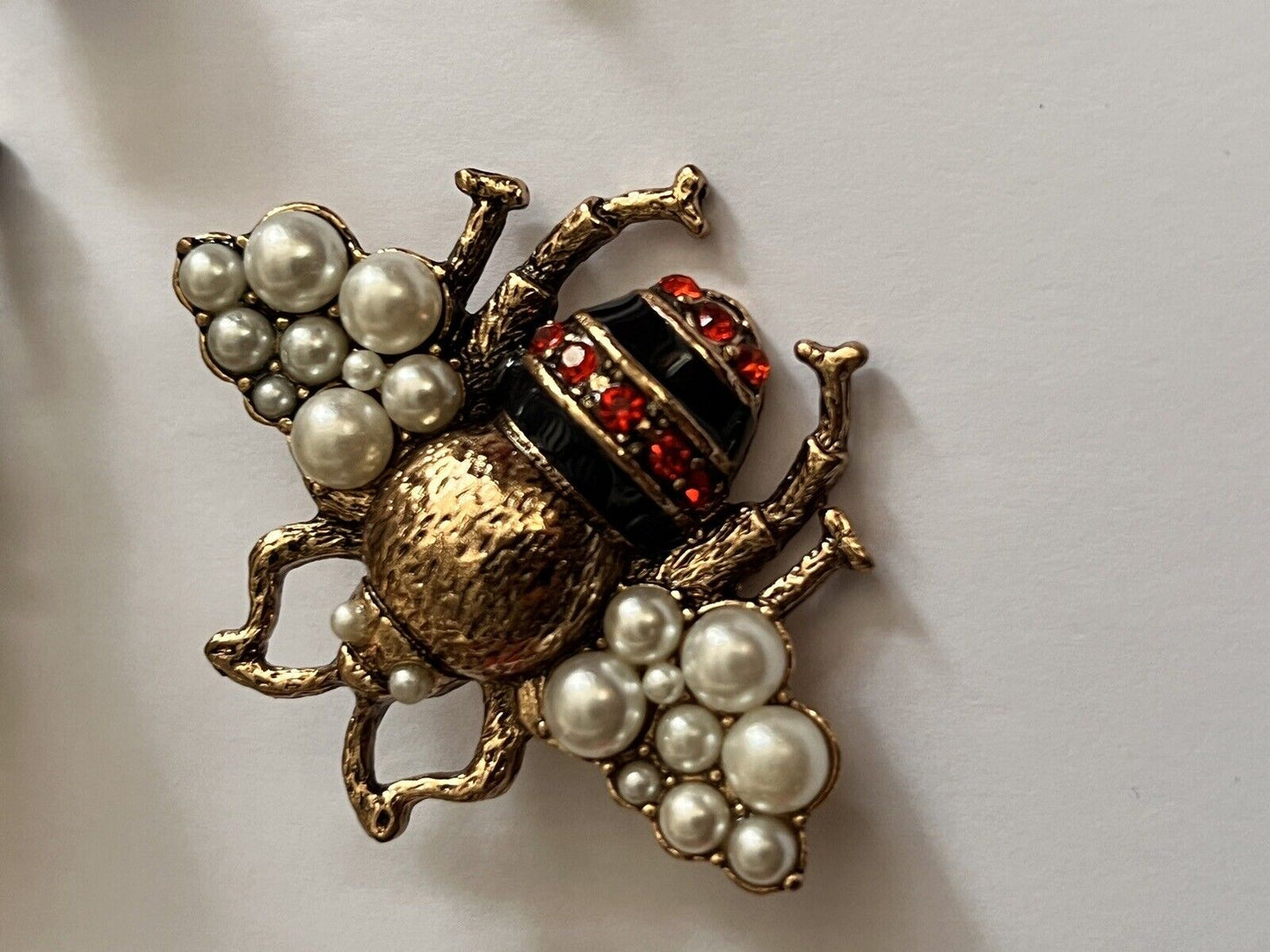 Vintage Faux Pearl Enamel Bee Set Bracelet Brooch Drop Earrings