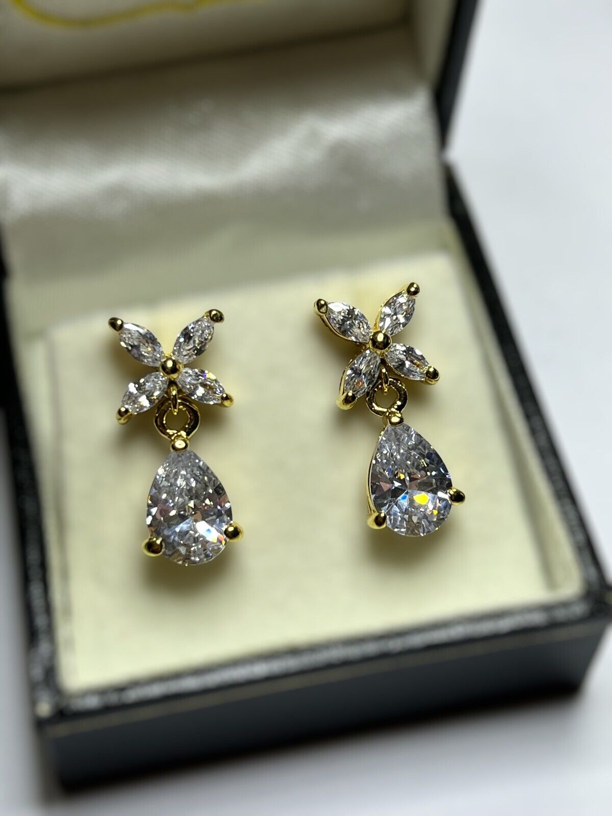 Vintage 1980s Gold Plated Clear Crystal Flower  Teardrop Earrings New In Box