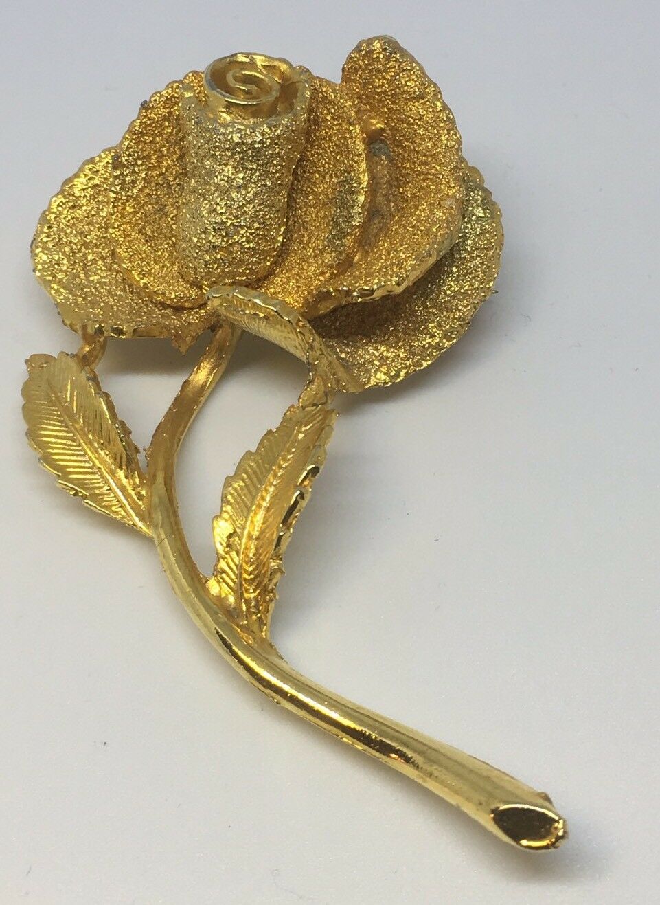 Vintage Brooch Signed Exquisite Gold Tone Detailed Rose Rare