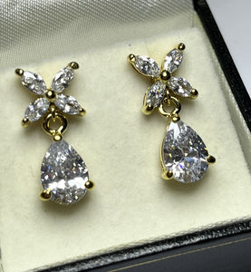 Vintage 1980s Gold Plated Clear Crystal Flower  Teardrop Earrings New In Box