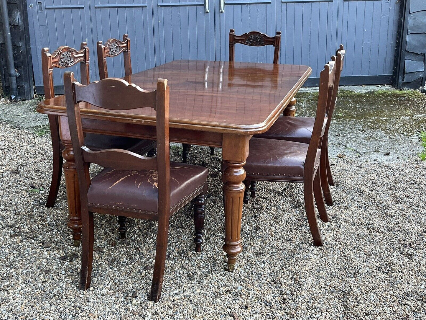 Mahogany Extending Dining Table & 6 Chairs. With 2 Leaves.