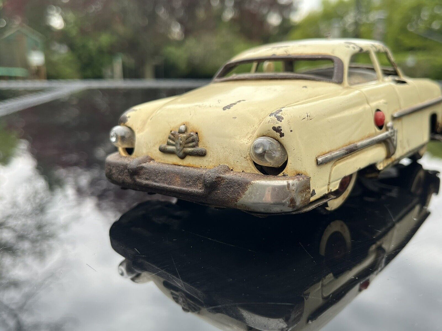 Tin Plate Battery Toy Car, circa 1960