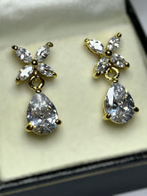 Vintage 1980s Gold Plated Clear Crystal Flower  Teardrop Earrings New In Box