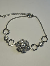 Vintage Rhodium Plated Crystal Diamanté Flowers Bracelet