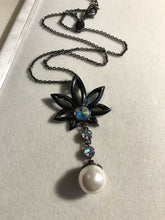 Vintage 1980s Gun Metal Swarovski Crystal Faux Pearl Necklace