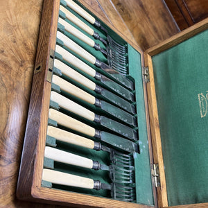 Mappin & Webb Oak Vases Fish Servers In Original Oak Case
