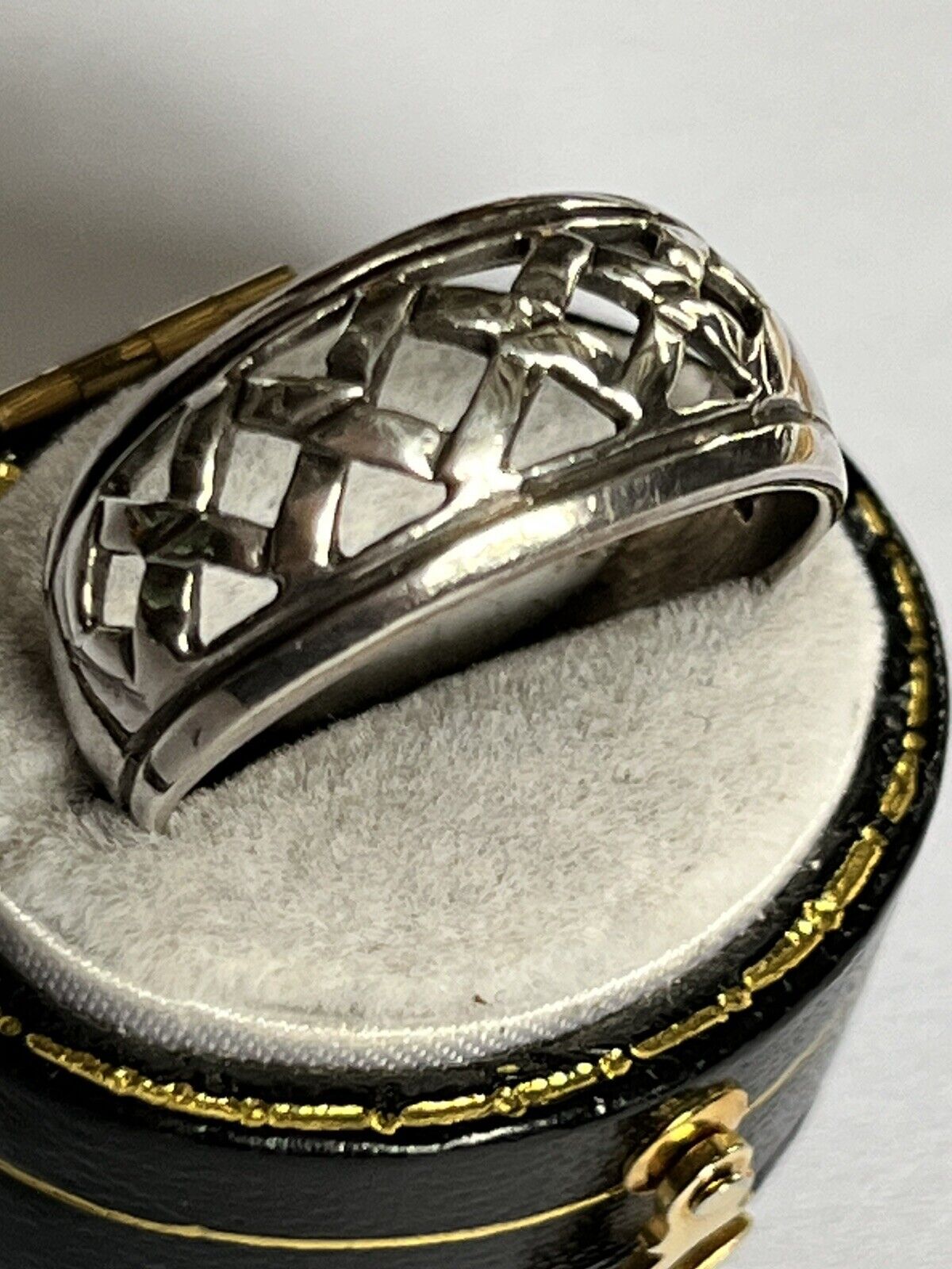 Vintage Silver 925 Cut Out Ring Size Q1/2