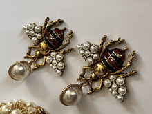 Vintage Faux Pearl Enamel Bee Set Bracelet Brooch Drop Earrings