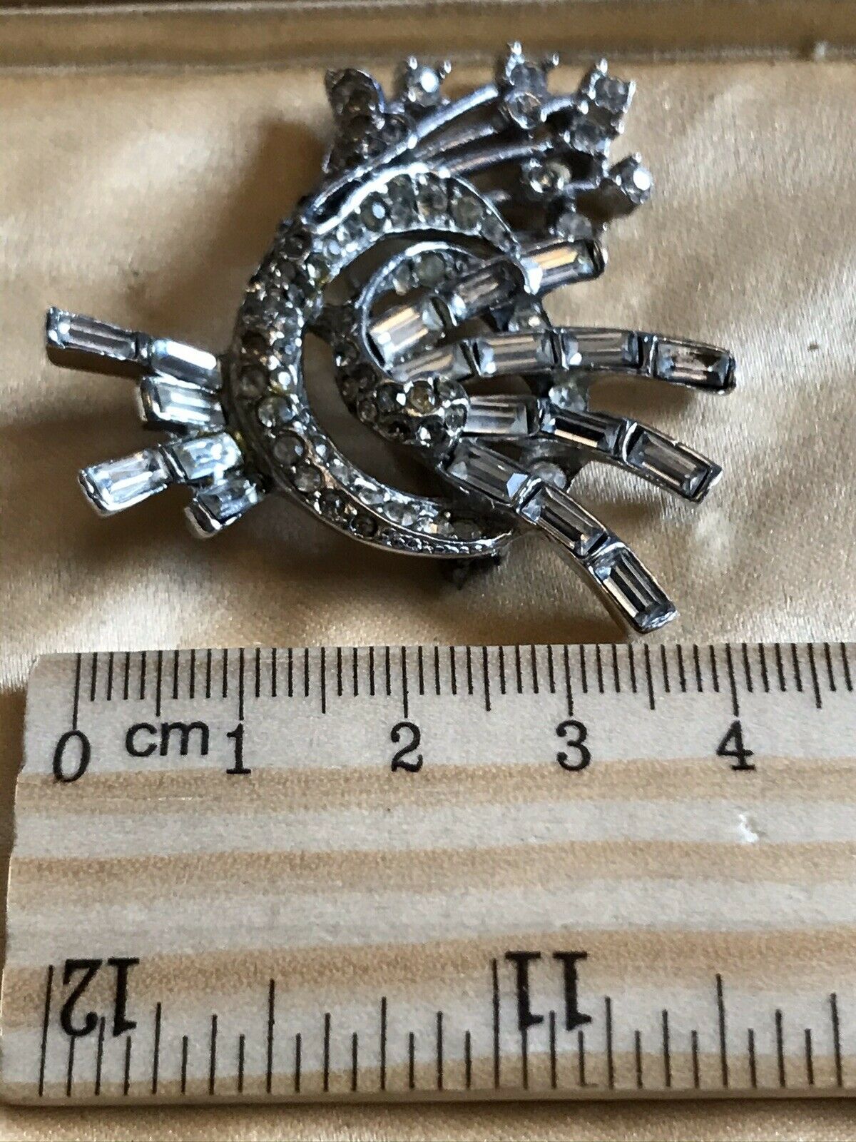 Vintage Silver Tone Paste Brooch