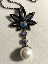Vintage 1980s Gun Metal Swarovski Crystal Faux Pearl Necklace