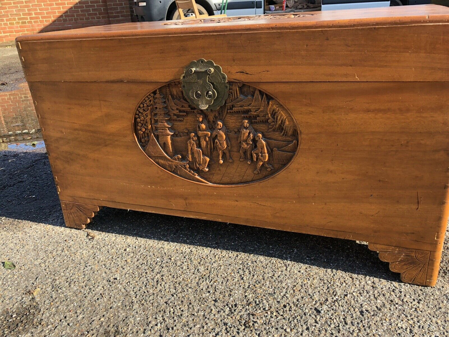 Edwardian Chest With Carved Decoration And Acanthus Wood Interior