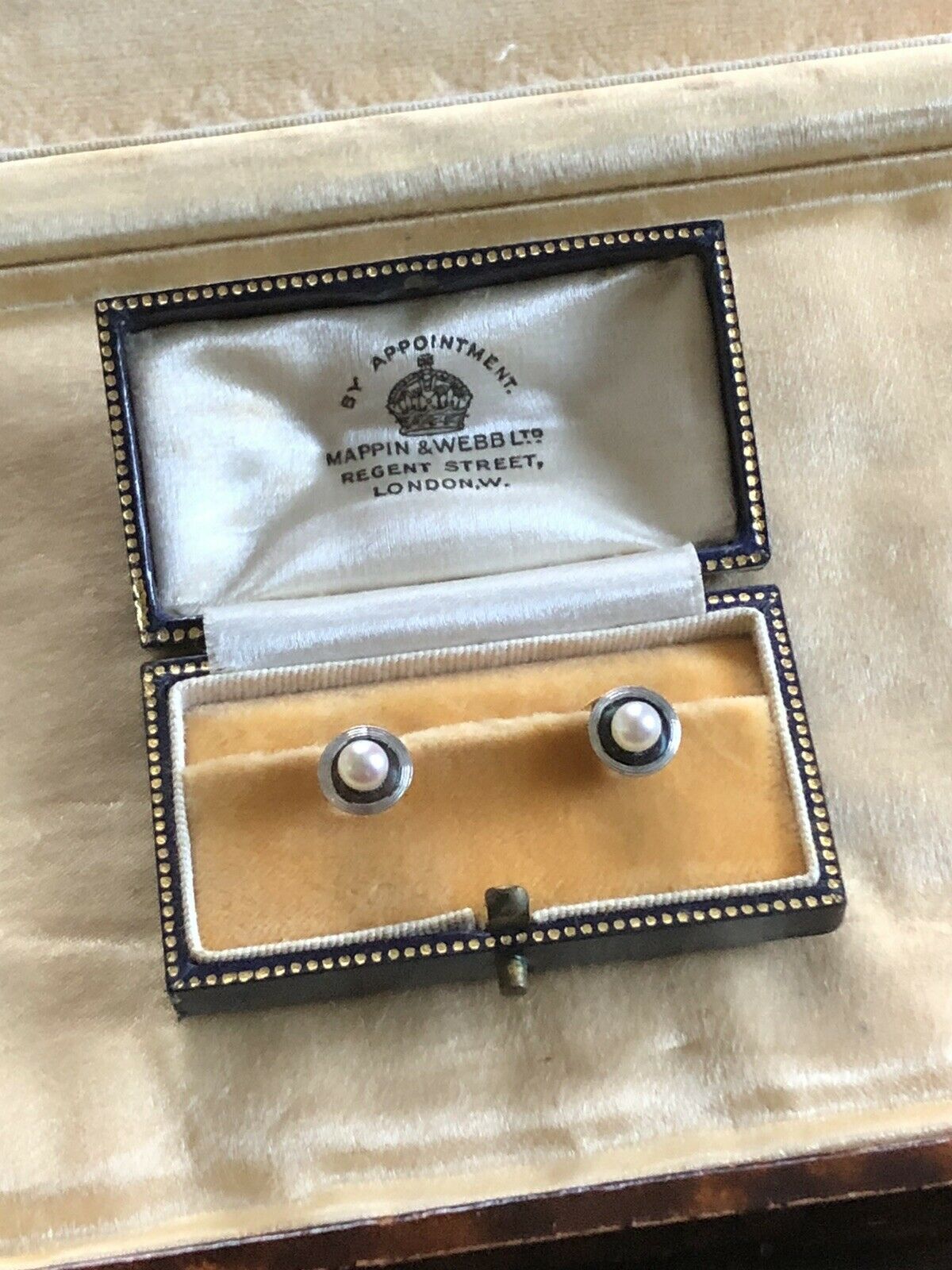 Mappin Webb 18ct Gold Pearl Collar Studs Original Box
