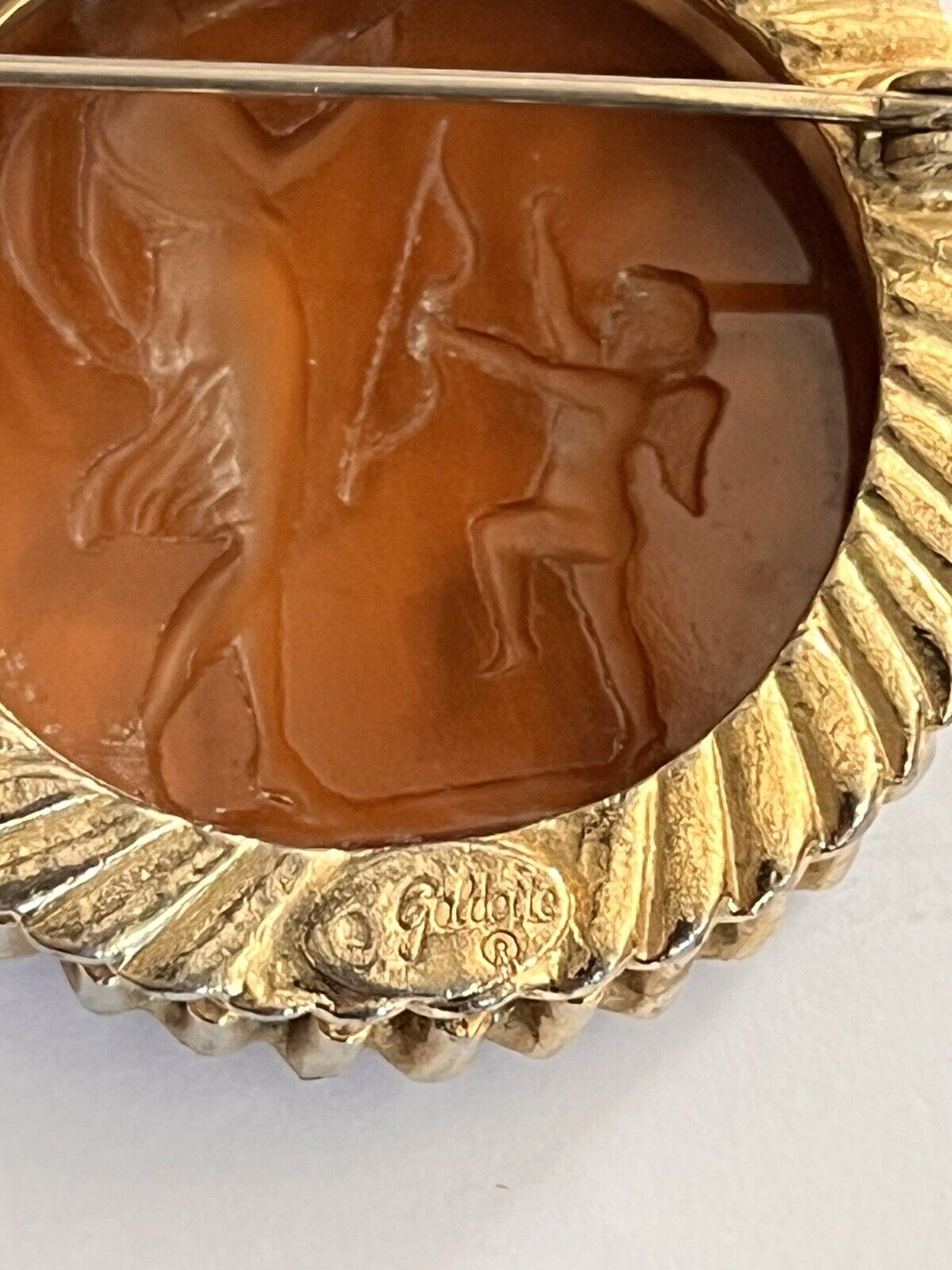 Vintage Goldette Glass Intaglio Cupid Gold Tone Brooch