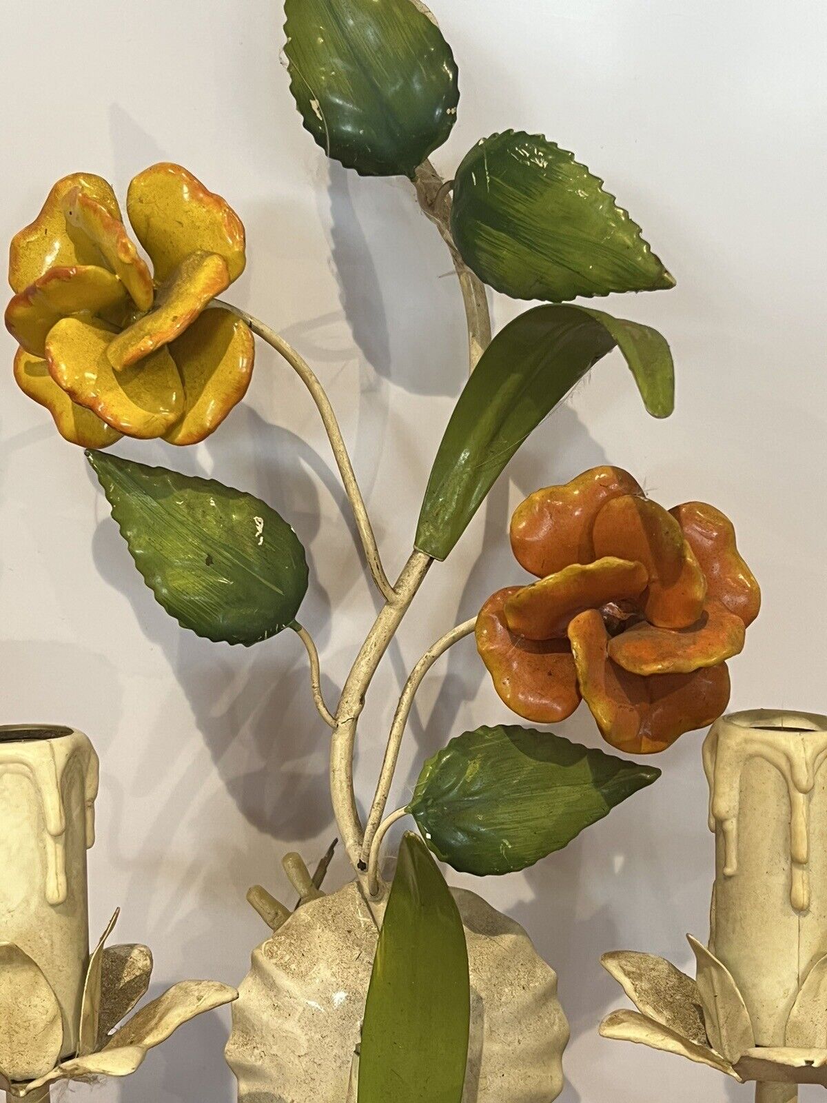 Wall Light. Original Mid Century Italian Toleware Metal Painted Flowers