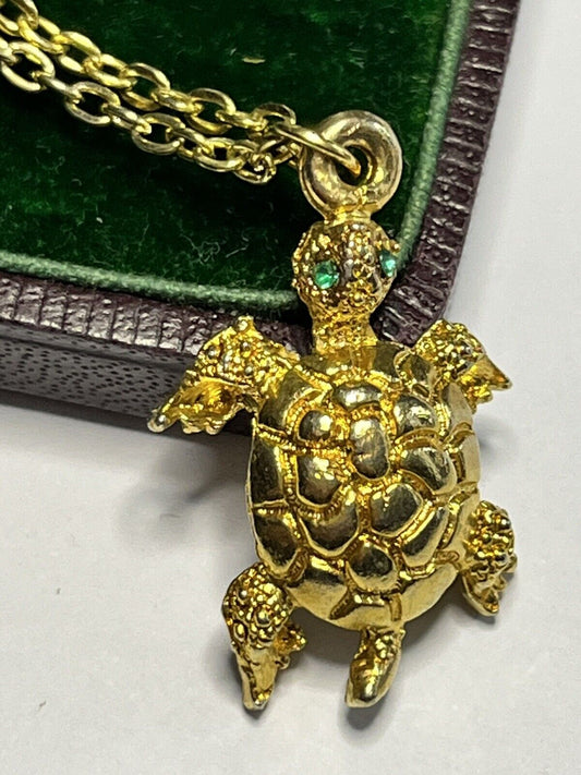 Vintage Gold Tone Turtle Tortoise Pendant Necklace
