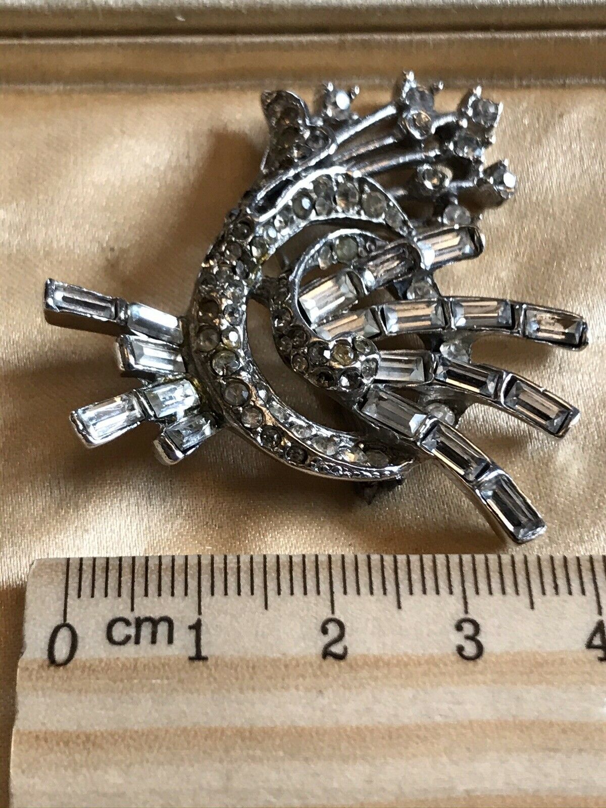 Vintage Silver Tone Paste Brooch