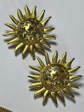 Vintage Gold Tone Sunburst Stars Clip On Earrings