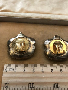 Vintage Crowns Gold Tone Clip On Earrings