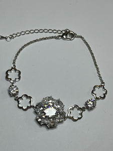 Vintage Rhodium Plated Crystal Diamanté Flowers Bracelet